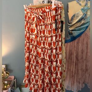 Mod Tulips Print Orange Floral Pleated Belted Maxi Skirt